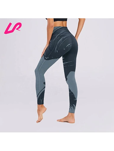 Add some color to your activewear with our tie-dyed leggings. Designed to provide both style and comfort, these leggings are perfect for any workout or everyday casual wear. 